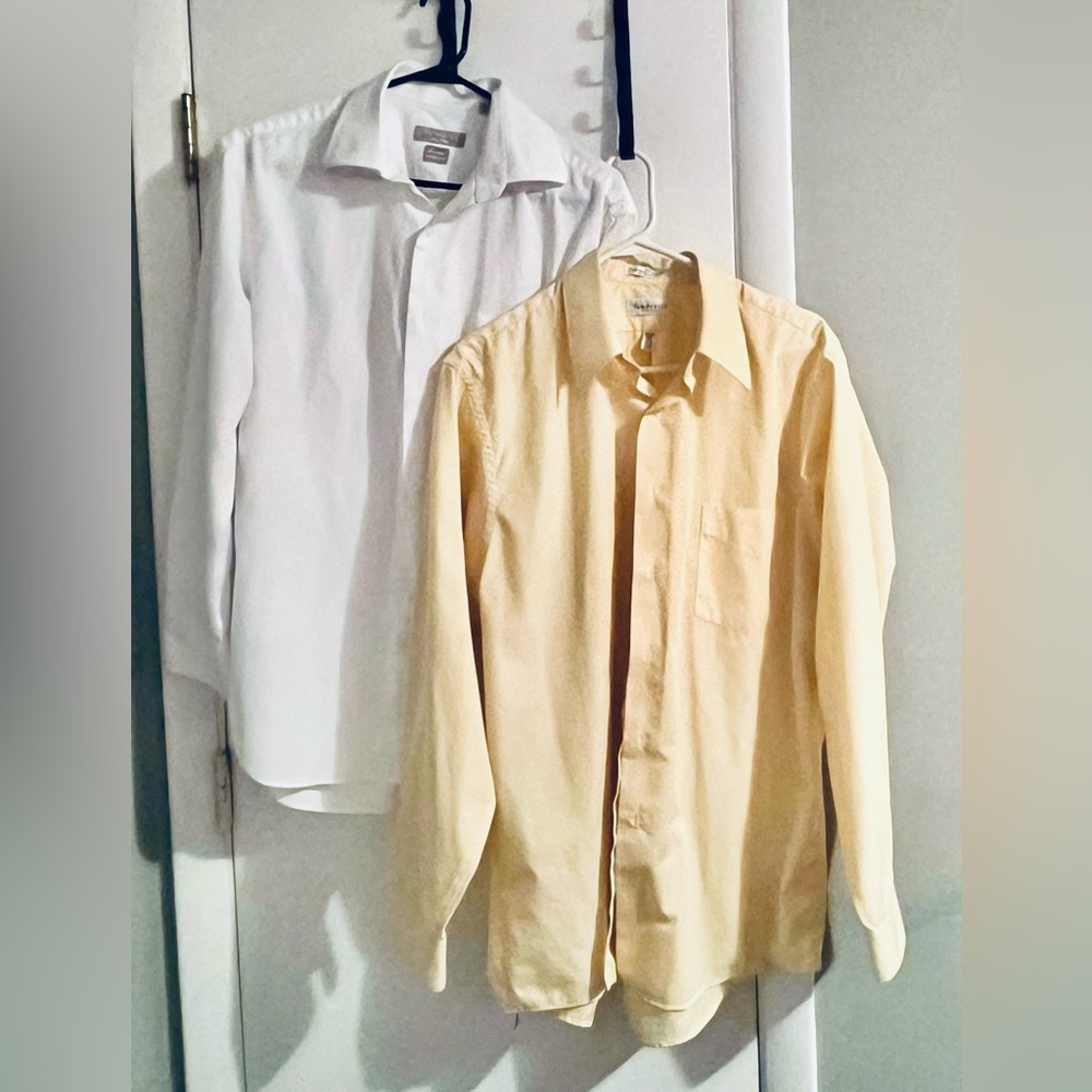 EUC Men’s Van Heusen/Christopher Lena Wrinkle Free Dress Shirts ~ Size Large